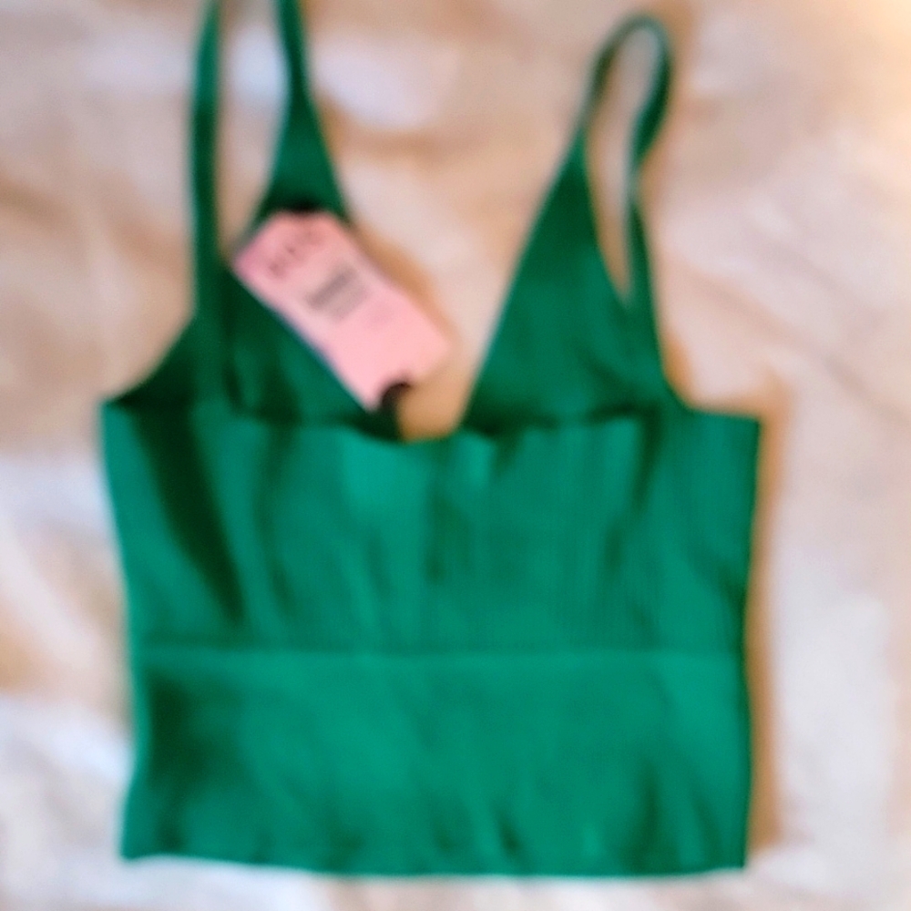 Cropped Tank - Picture 3 of 4